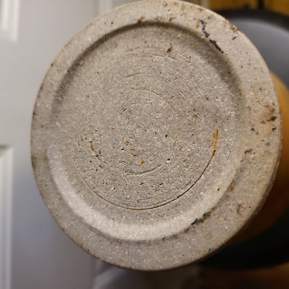 Mid-Century Modern Studio Pottery Ceramic Vase Signed w/ Chop Mark 9" - Picture 9 of 11